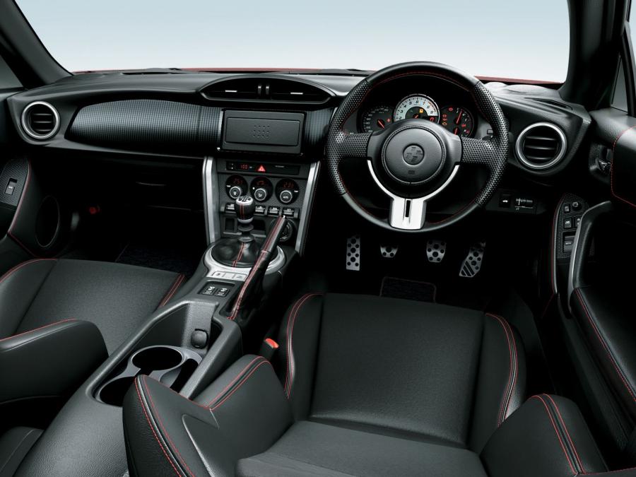  Toyota GT 86 GT Limited 2012 года  (фото 6 из 7)